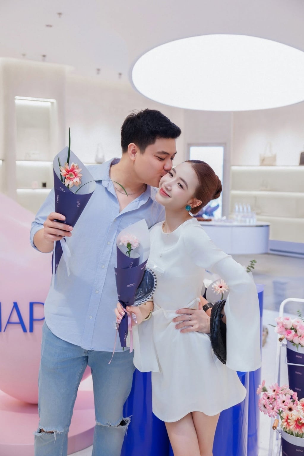 Cách tặng quà 20 10 cho vợ đầy bất ngờ và tinh tế