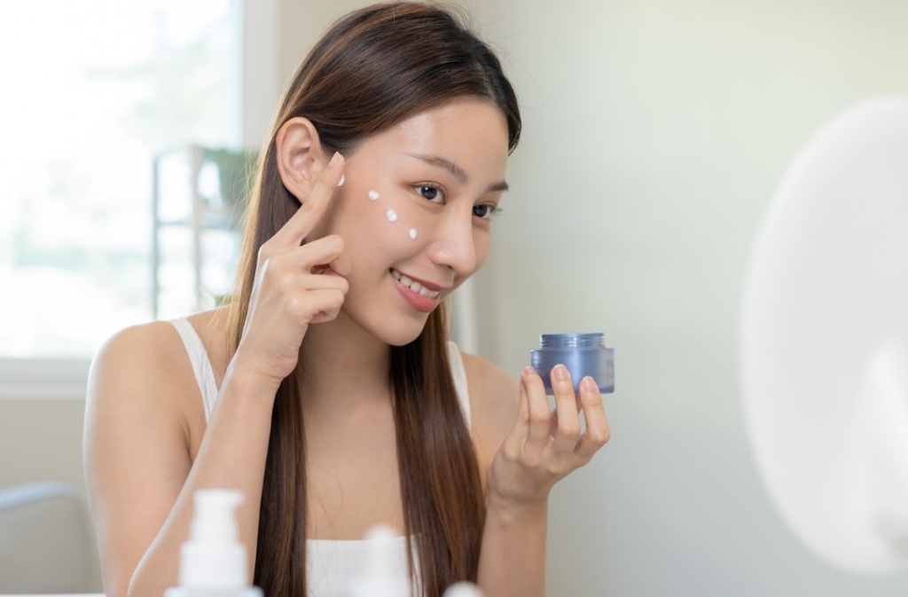 Tặng quà 20 10 bộ sản phẩm chăm sóc da cho chị em phụ nữ