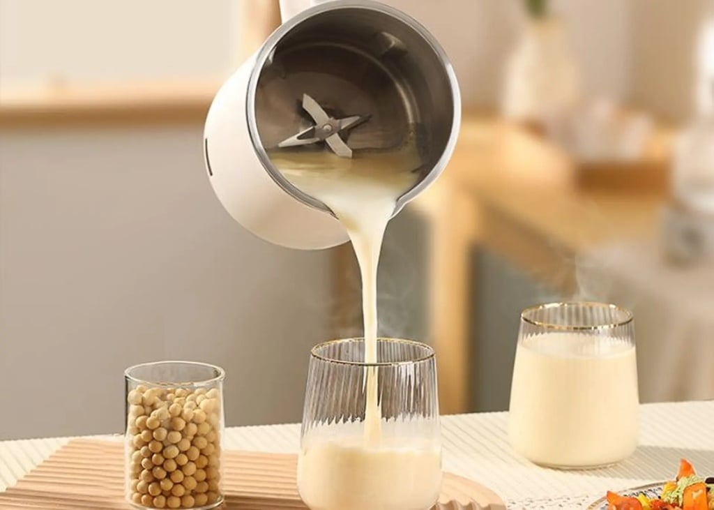 Quà tặng mẹ có tính ứng dụng cao là máy làm sữa hạt