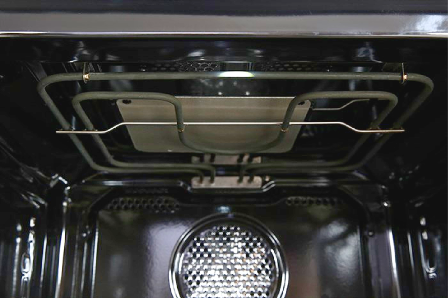 Thanh nhiệt công suất lớn trên lò nướng vi sóng Hafele HCO-8T50A