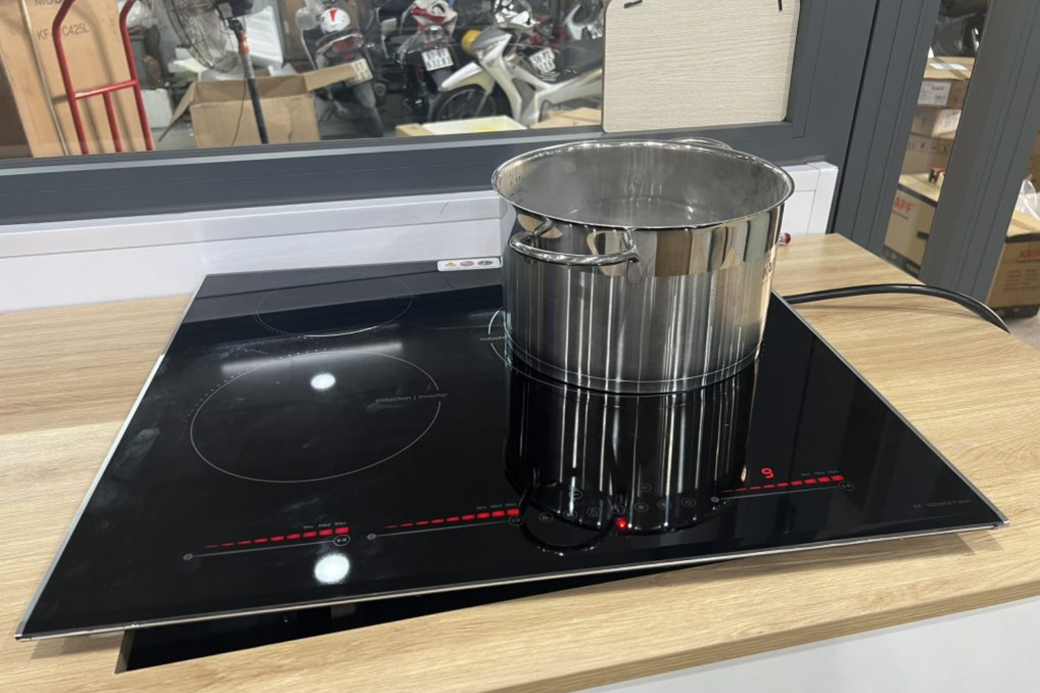 Bếp từ KAFF KF-SQ5463I Fabio sở hữu thiết kế âm tủ hiện đại