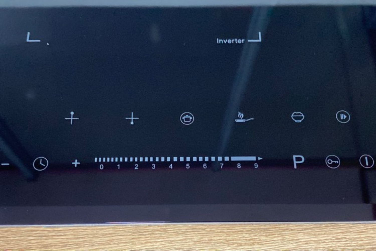 KAFF KF-SM200II được trang bị hệ thống điều khiển thanh trượt cảm ứng