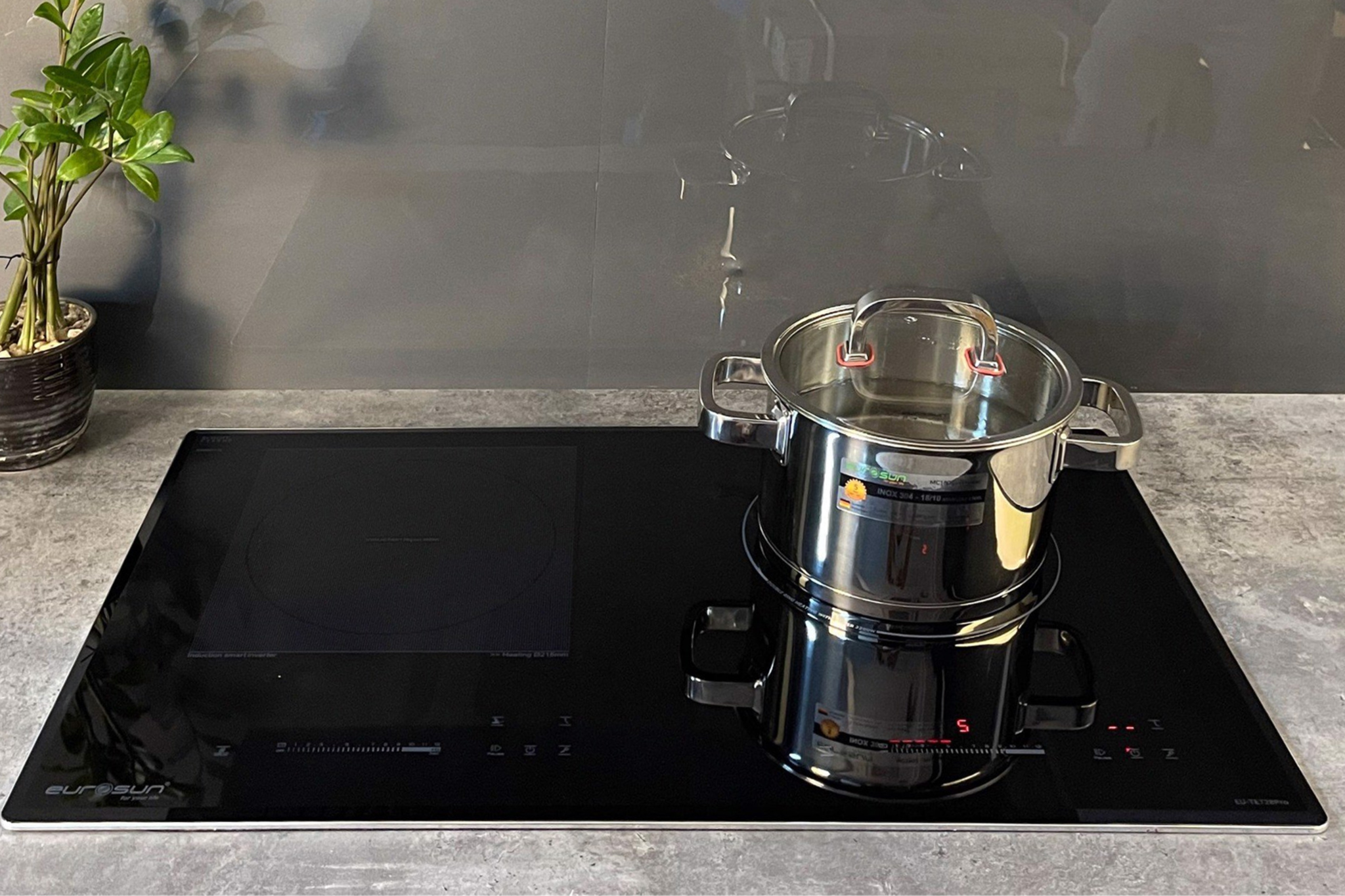 Các bếp từ Eurosun với thiết kế sang trọng, linh hoạt trong lắp đặt