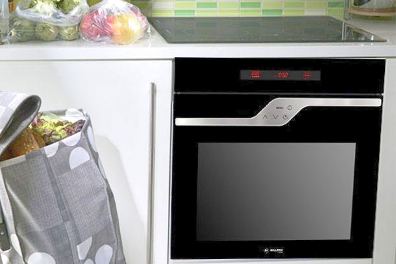 Lò nướng âm tủ Malloca MOV-LX74 sở hữu phong cách thiết kế hiện đại và tinh tế