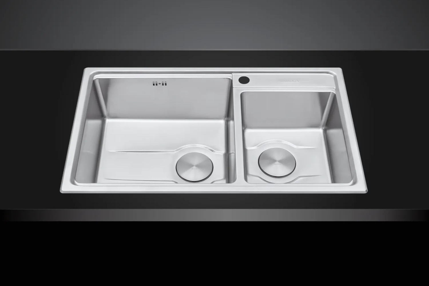 Chậu Inox 304 Malloca MS 5082W với thiết kế 2 hố lệch, nâng cao trải nghiệm nấu nướng