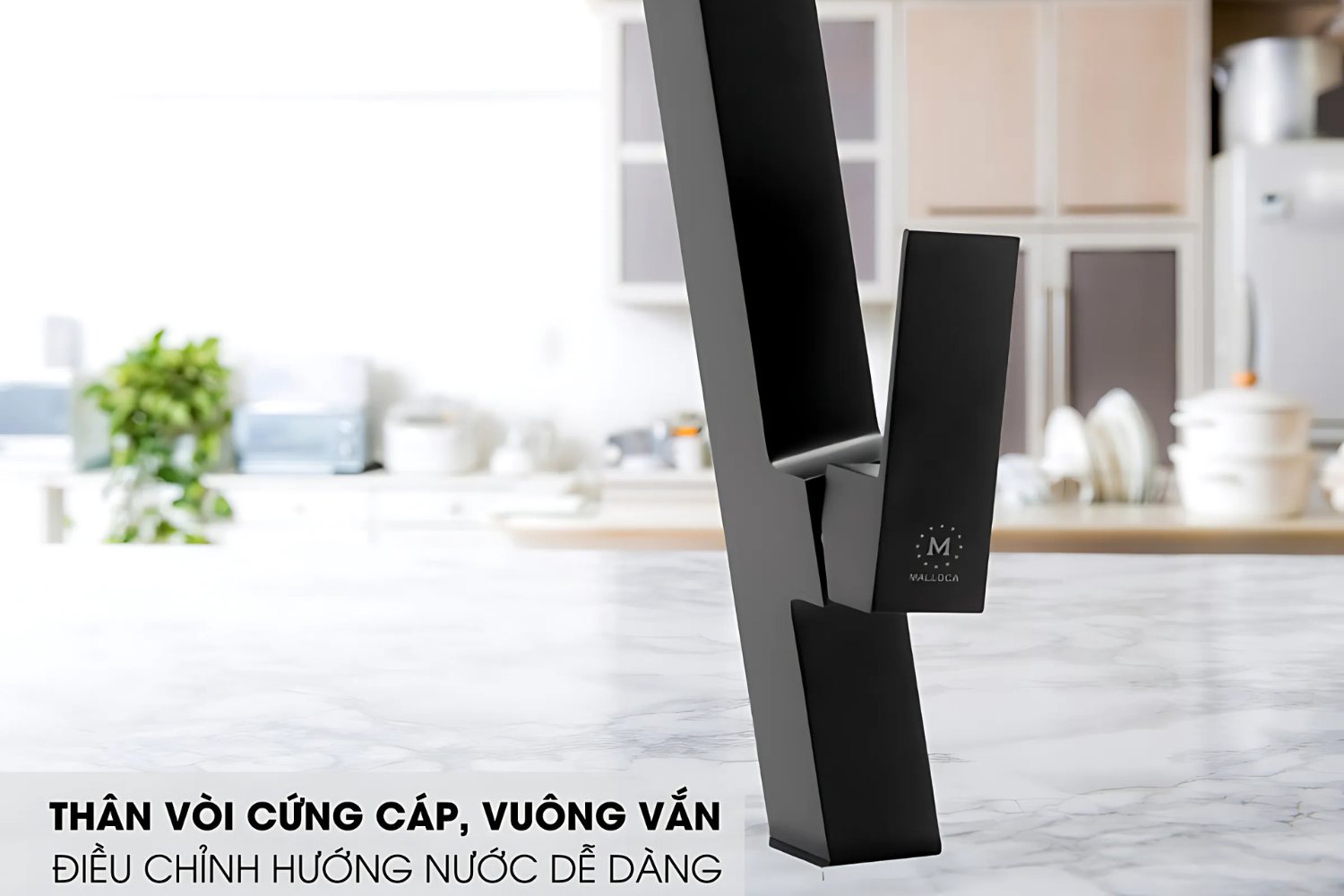 Vòi rửa chén Malloca K131BL thiết kế cần gạt dạng que tiện lợi, dễ thao tác
