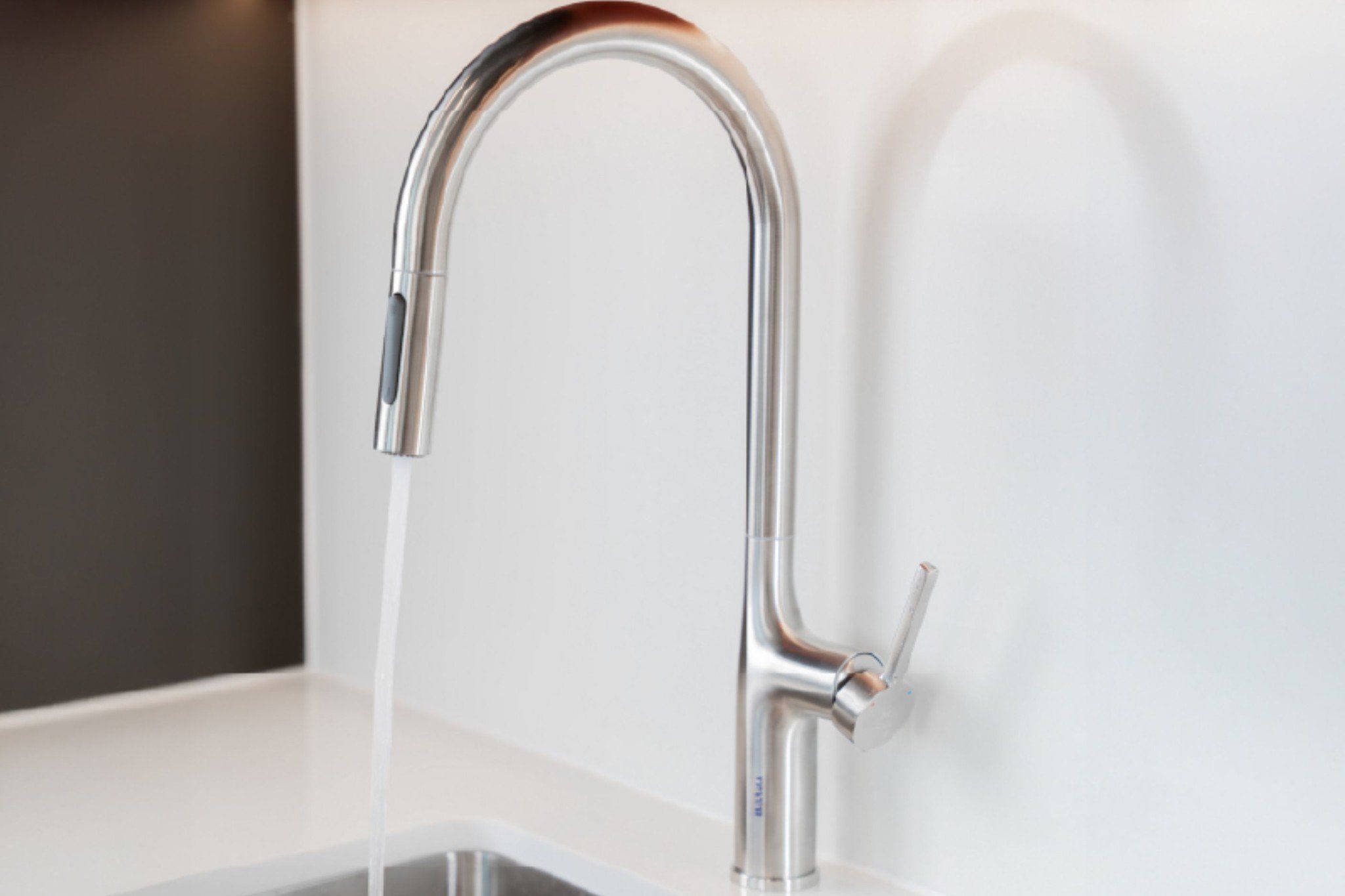 Hai nguồn nước nóng lạnh, tối ưu trải nghiệm nấu nướng