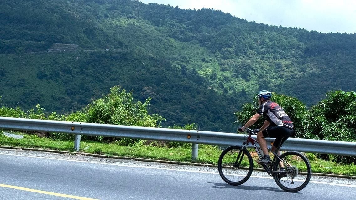 CENTRAL VIETNAM COAST & HERITAGE CYCLING TOUR