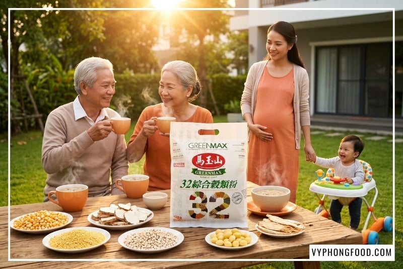 Hình ảnh ông bà phúc hậu vui vẻ ăn cháo ngũ cốc cùng mẹ bầu đoan trang và con nhỏ cười đùa tinh nghịch giữa sân vườn rực rỡ nắng chiều, tiền cảnh nổi bật túi bột ngũ cốc dinh dưỡng không đường Greenmax vyphongfood.com, chứng minh bột ngũ cốc có tốt cho bà bầu không.