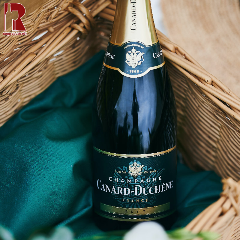 Champagne Canard Duchene Brut nhập khẩu