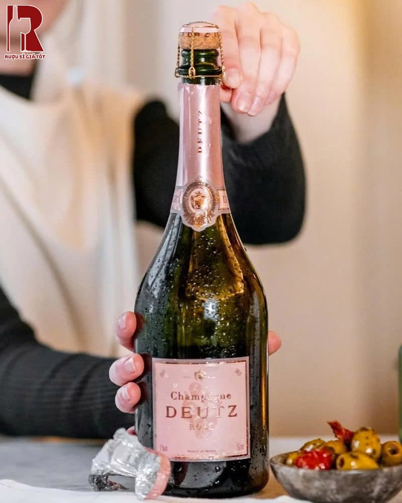 Mua Champagne Deutz Brut Classic Rosé Ở Đâu?