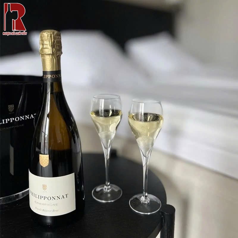 Champagne Philipponnat Royale Réserve Brut Giá Bao Nhiêu?