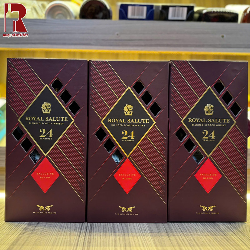 Chivas Royal Salute 24 Năm