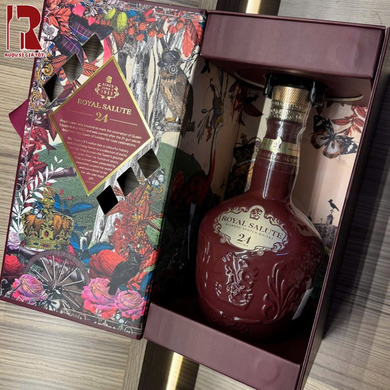Chivas Royal Salute 24 Năm