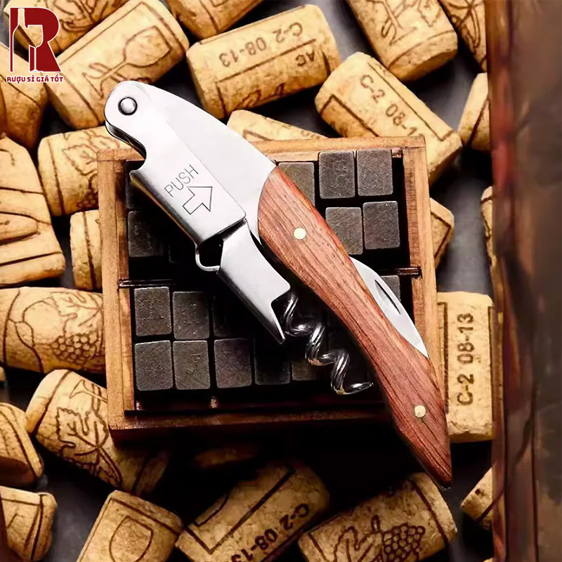 Đồ khui rượu vang sẽ giúp trải nghiệm vang trở nên dễ dàng và tinh tế hơn