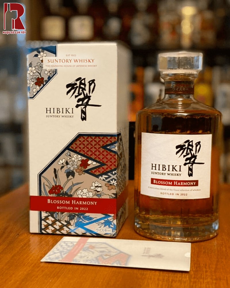 Rượu Hibiki Blossom Harmony nhập khẩu chính hãng giá rẻ