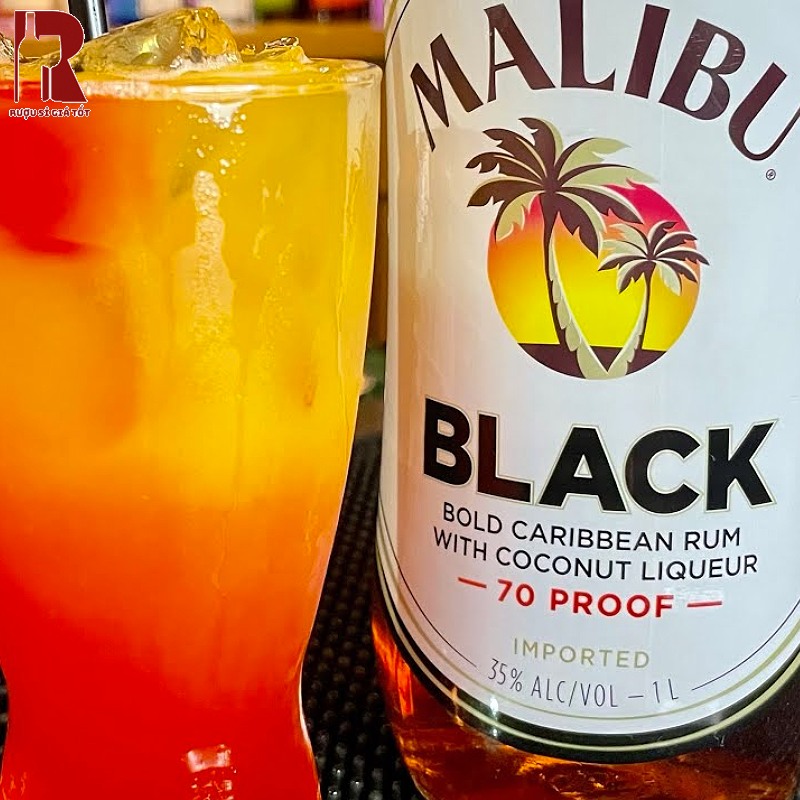 Rượu Malibu được pha trộn với hương dừa tự nhiên, các hương trái cây để mang đến vị ngọt đặc trưng