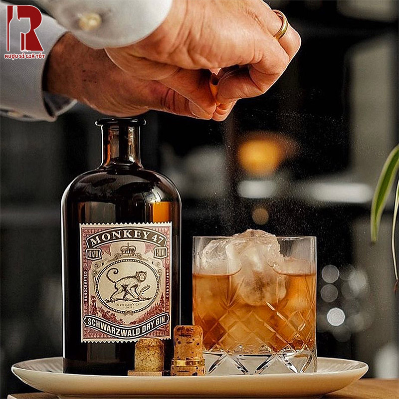 Monkey 47 với con số 47 đại diện cho số lượng nguyên liệu và còn là nồng độ cồn 47%