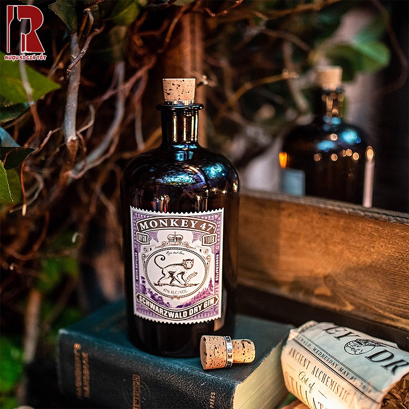 Monkey 47 là nguyên liệu không thể thiếu cho nhiều món cocktails như là Monkey Negroni hay Black Forest Martini
