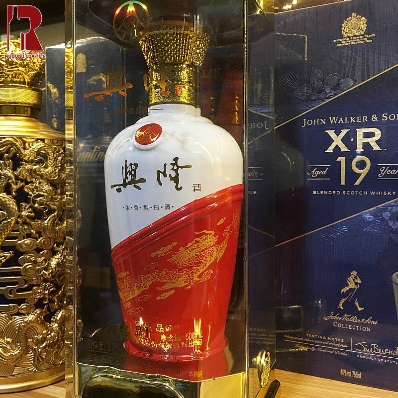 Rượu Ngũ Lương Dịch có quy trình sản xuất tỉ mỉ và cẩn trọng