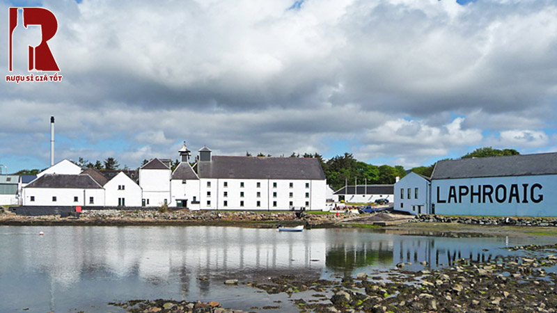 Nhà máy làm rượu whisky Laphroaig