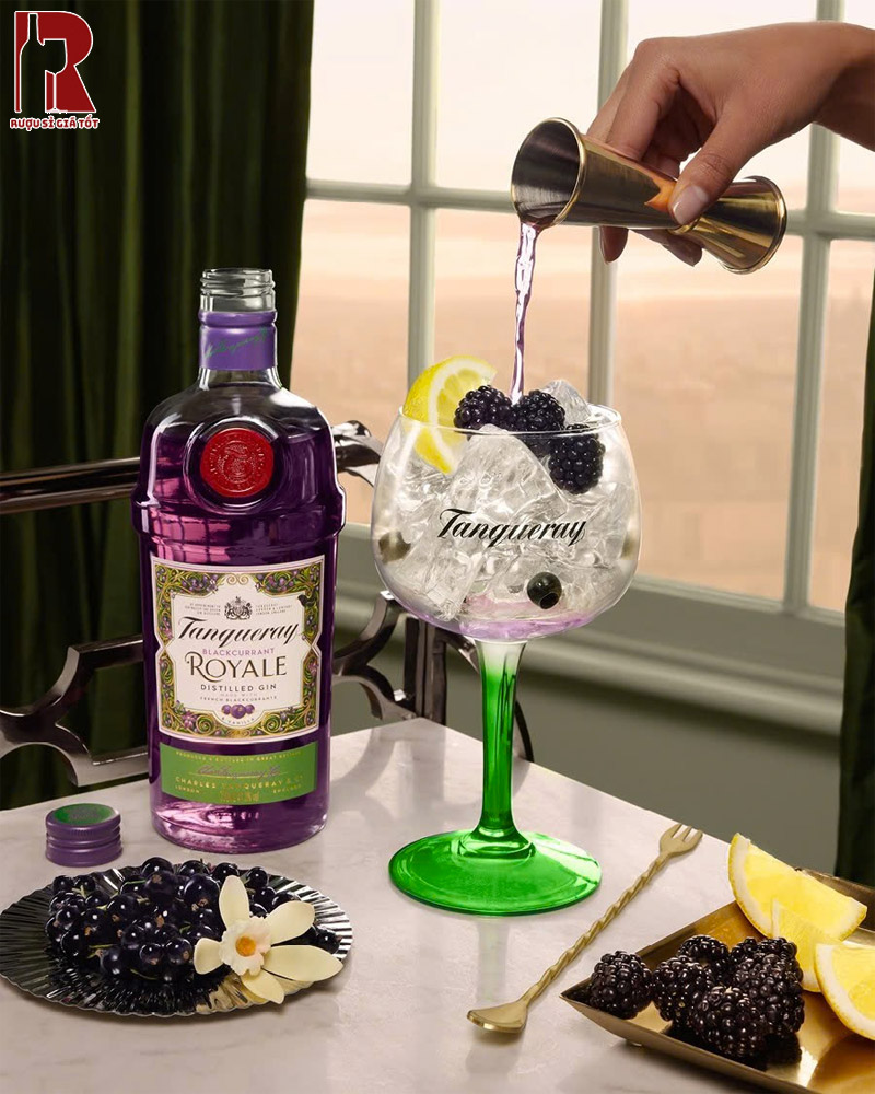 Thưởng Thức Rượu Gin Anh Tanqueray Blackcurrant Royale Như Thế Nào?