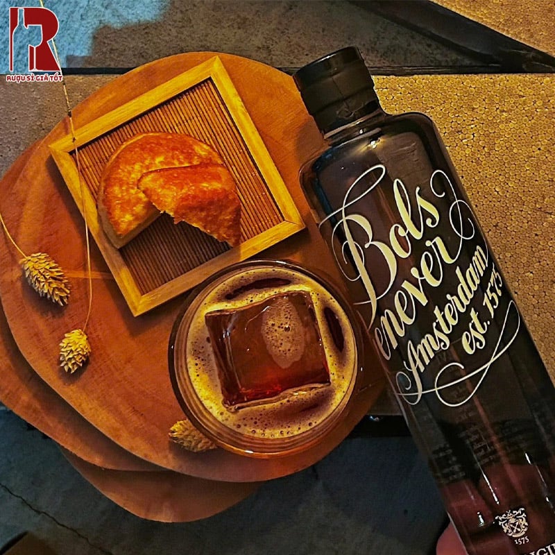 Rượu Gin Bols Genever Giá Bao Nhiêu?