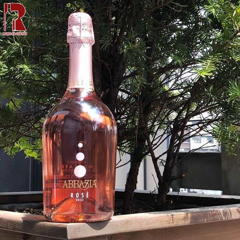 Giá Rượu Vang Nổ Abbazia Moscato Tại TP.HCM Bao Nhiêu?