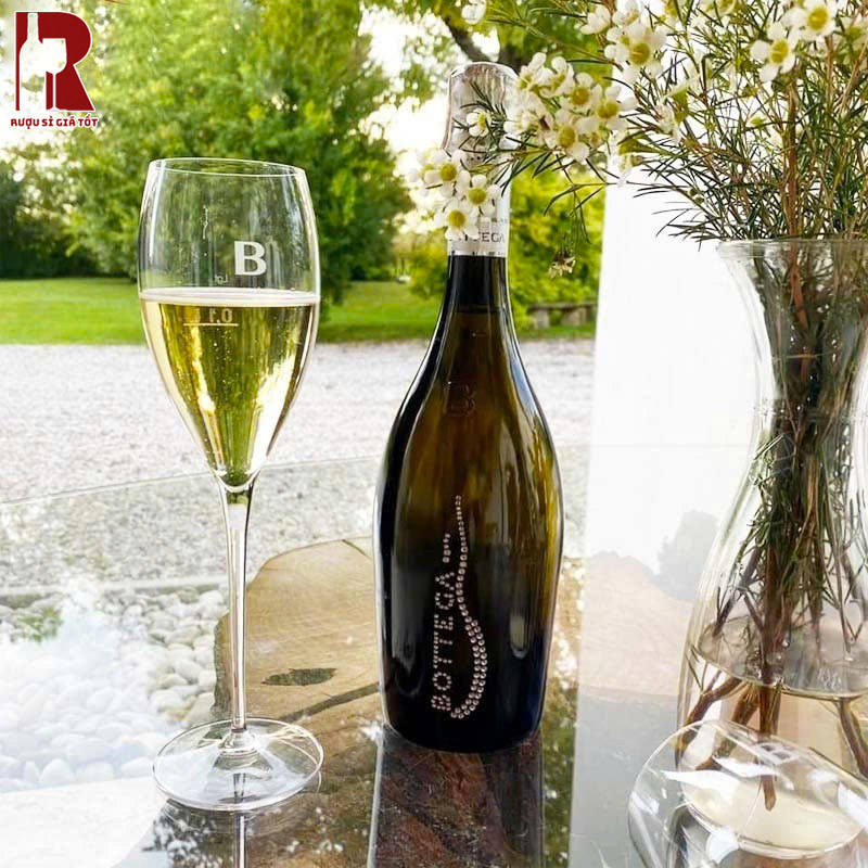 Cách Thưởng Thức Rượu Vang Nổ Bottega Diamond Spumante Brut Pinot Nero