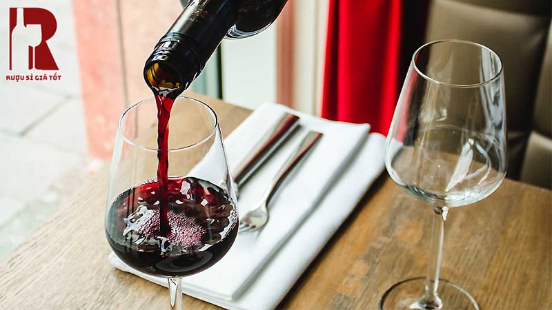 Rượu Vang Mendoza với sự chênh lệch nhiệt độ ngày và đêm lớn, giúp các nho giữ được độ chua và độ ngọt