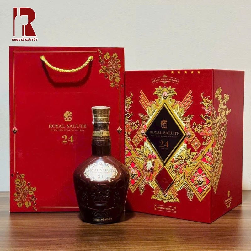 Hộp quà rượu Tết 2026 - Chivas Royal Salute 24 năm