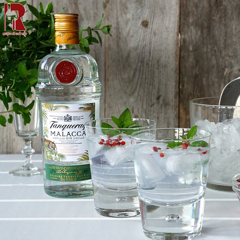 Tanqueray có nhiều phiên bản khác nhau mang đến trải nghiệm đậm hương trái cây khác nhau