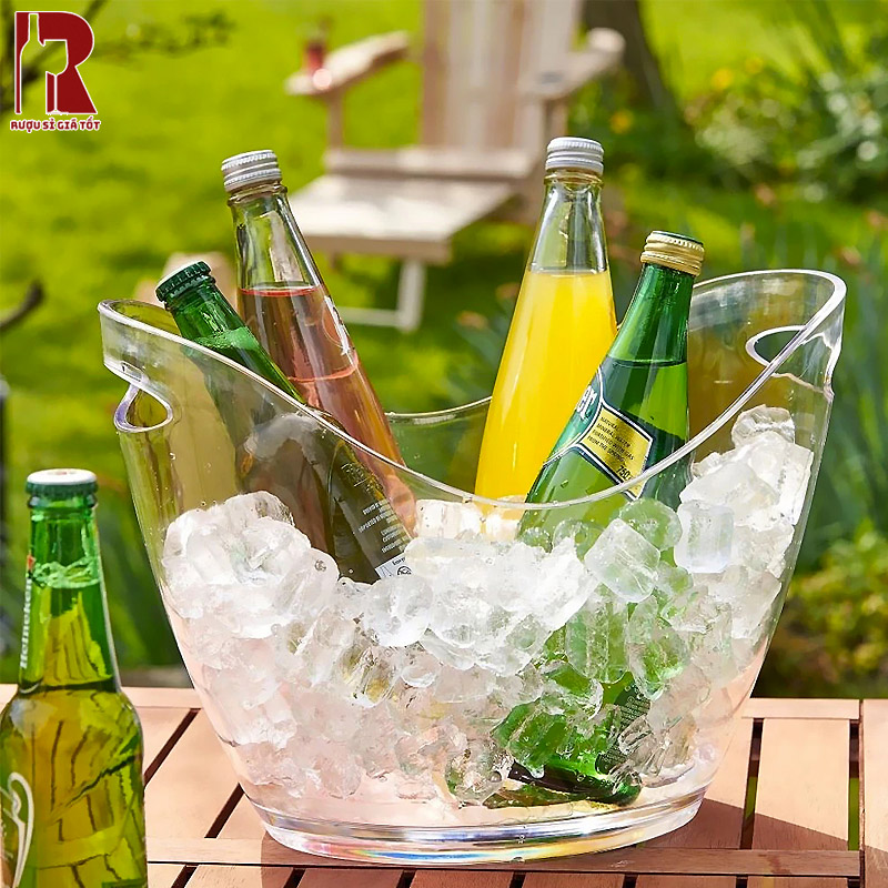 Xô ướp rượu vang là phụ kiện không thể thiếu giúp rượu luôn mát lạnh