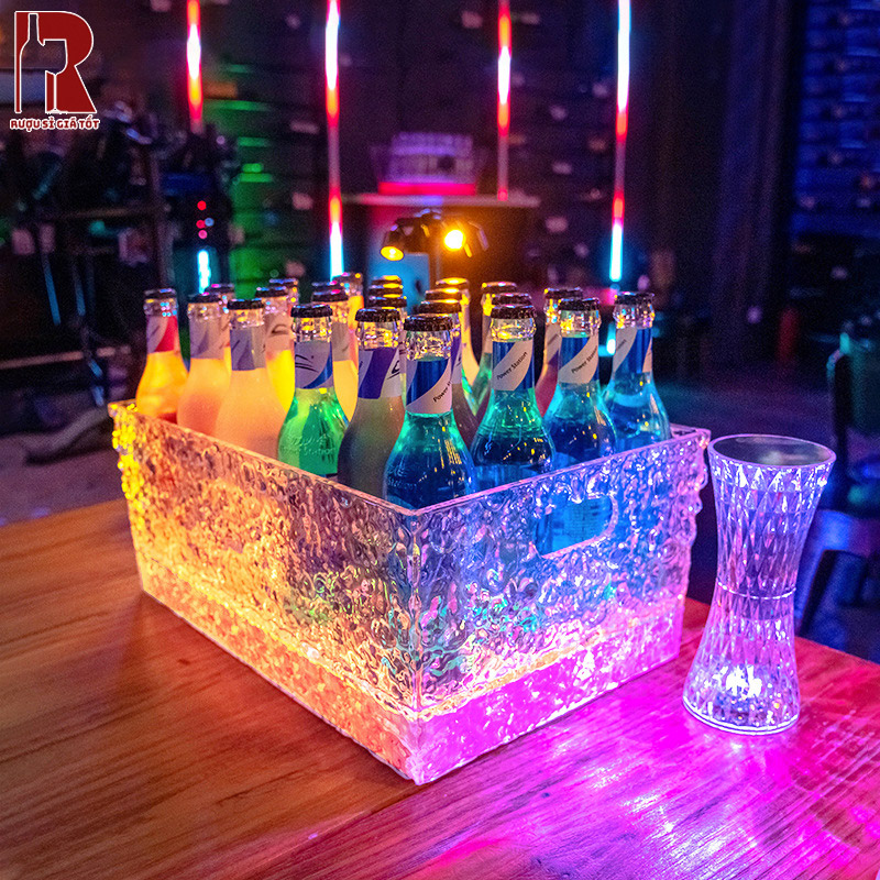 Xô ướp rượu khi sử dụng nên được cho thêm ít nước vào để độ lạnh được phân bố đều