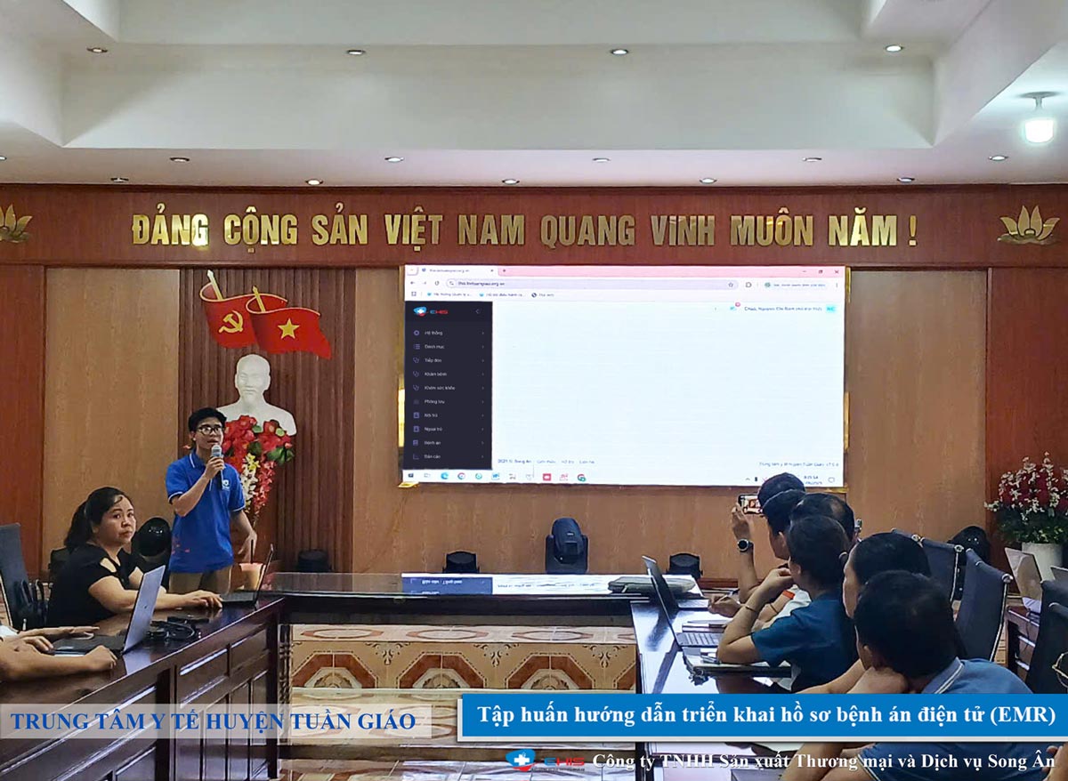 Song Ân hướng dẫn vận hành hệ thống E-EMR nâng cao hiệu quả quản lý khám chữa bệnh tại Tuần Giáo
