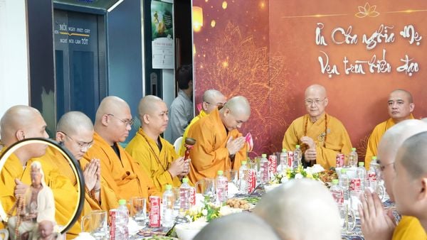 Nghi thức Cúng dường Trai Tăng được tổ chức trang trọng trong khuôn khổ Lễ Vu Lan Báo Hiếu 2026.