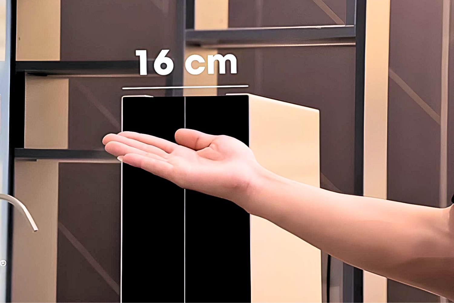 KoriHome WPK-K93 có chiều rộng chưa đến 1 gang tay