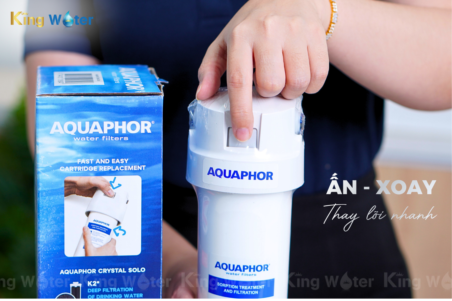 Chỉ cần nhấn một nút bấm trên đầu máy và xoay nhẹ để thay lõi