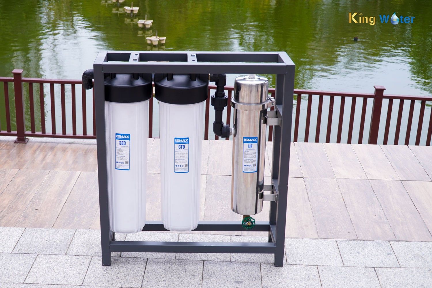 Lọc tổng đầu nguồn ISMAX U2 thiết kế đẹp mắt, có thể treo tường hoặc đặt đất gọn gàng