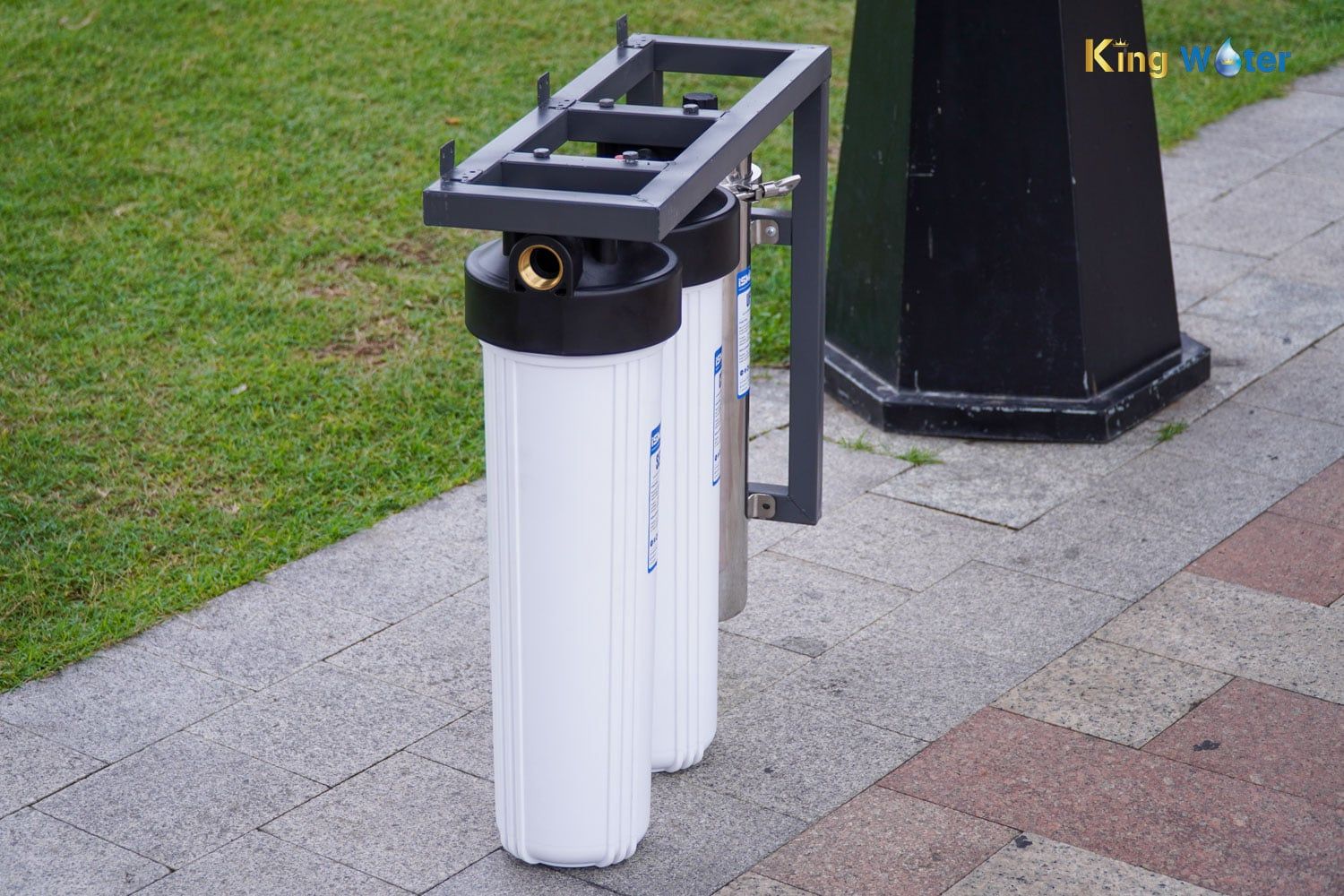 Lọc tổng U2 thiết kế khung thép chắc chắn, đường nước hợp lý và cốc lọc làm từ chất liệu bền bỉ