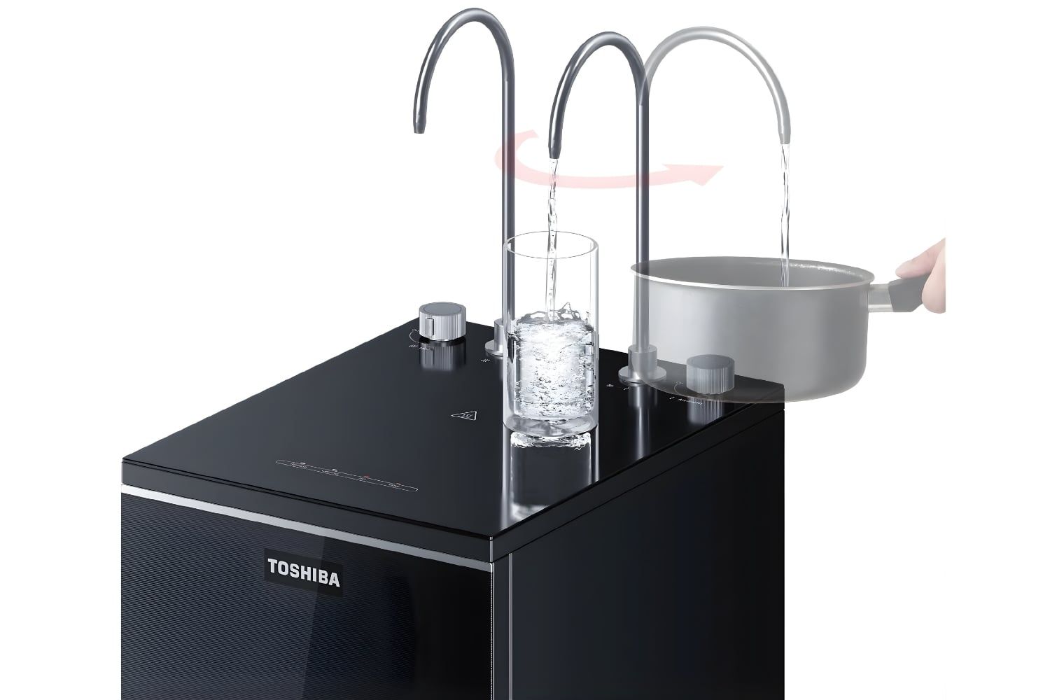 Vòi xoay 360° linh hoạt, dễ dàng thích ứng với nhiều kích thước và chiều cao cốc/bình khác nhau