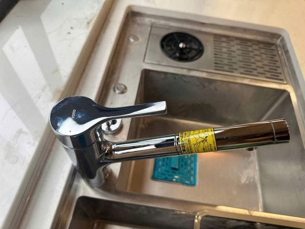 Hình thực tế TOTO TKS05305JA