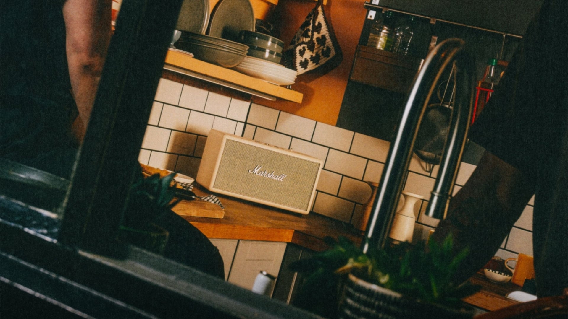 Loa Bluetooth cố định Marshall Stanmore IV chính hãng mới nhất