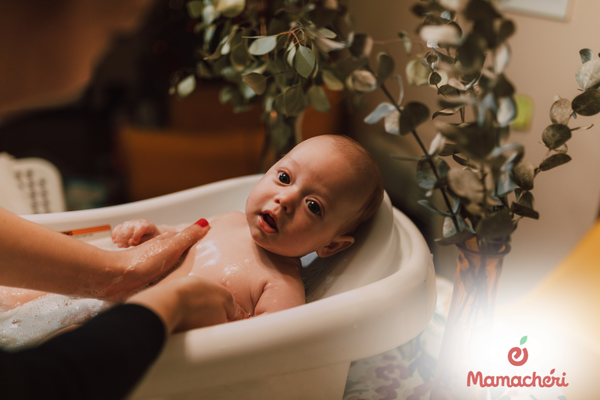 Một số trường hợp em bé có thể tắm lá