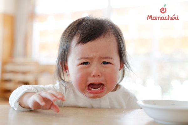 Các nguyên nhân sinh lý thường khiến trẻ sơ sinh quấy khóc