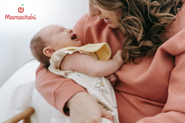 Cách dỗ dành và chăm sóc trẻ khi quấy khóc