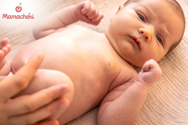 Cần đưa bé đi khám nếu trẻ sơ sinh xì hơi nhiều quấy khóc dữ dội