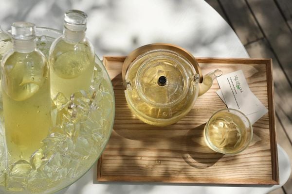 so sánh trà đá và trà ủ lạnh