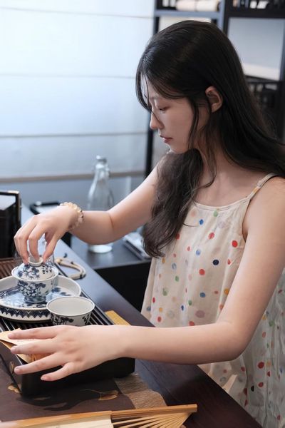 uống trà lúc đói