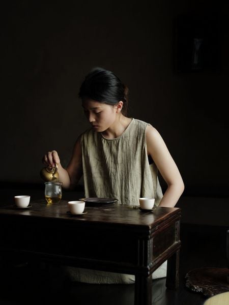Văn Hóa Mời Trà Của Người Việt: Hơn Cả Phép Lịch Sự